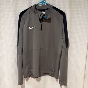 Nike Men’s Gray 1/4 Zip Training Pullover Soccer